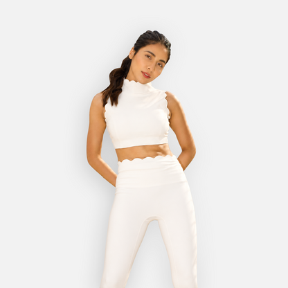 The Scallop Legging in Whispy Cloud